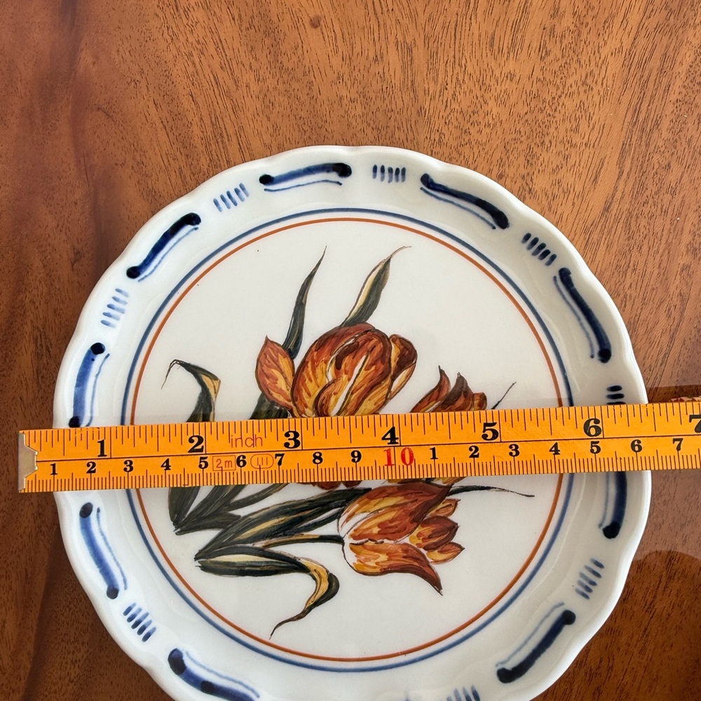 Floral Ceramic Plate with Orange Tulips hand painted in Holland 🇳🇱